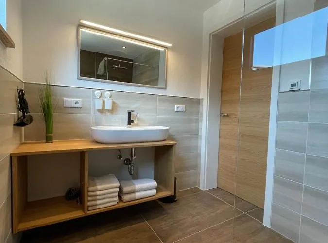 The Red One Edersee Bringhausen